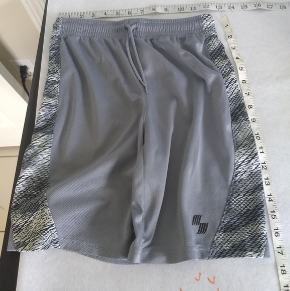 Lot of size 8-12 shorts - Picture 5 of 6